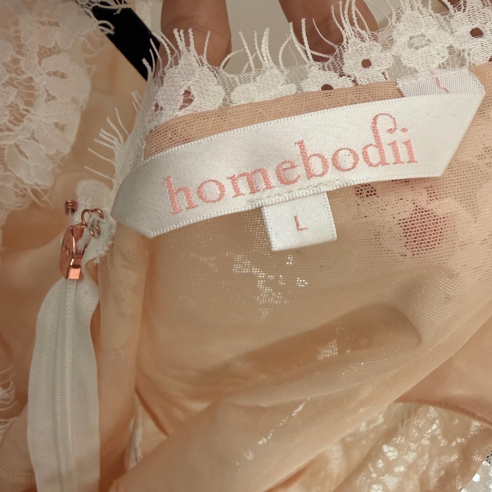 Homebodii Tatiana Lace Bodysuit - Picture 6 of 6